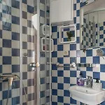 Center Roza マカルスカ