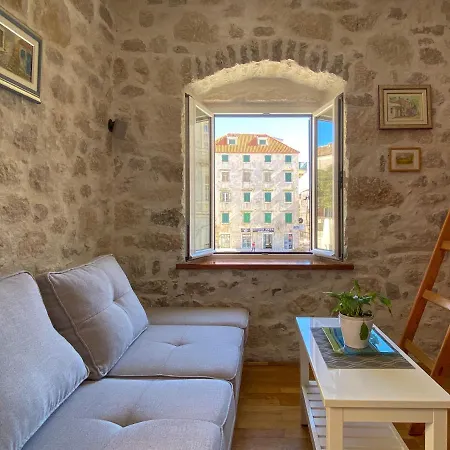 Apartment Center Roza